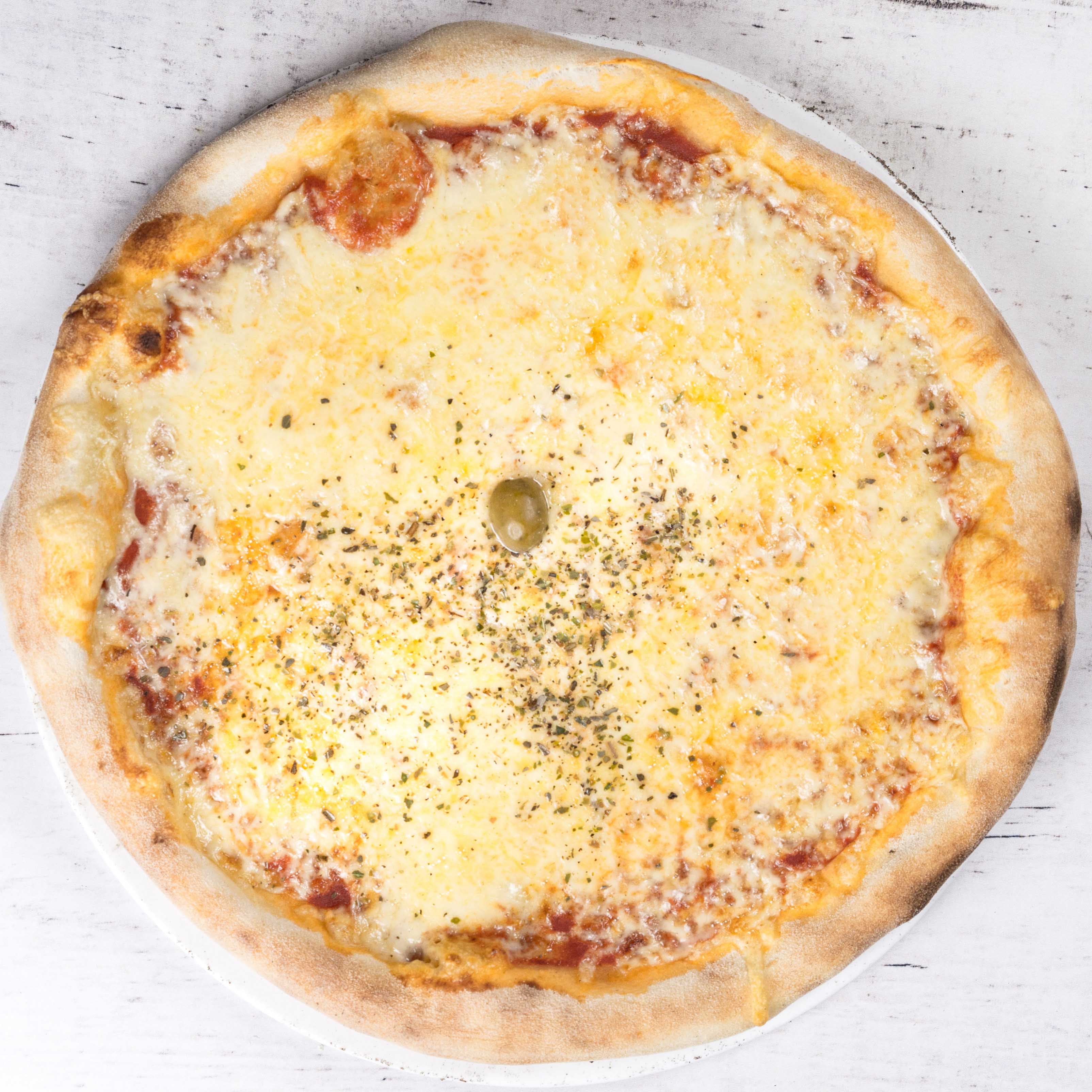 Pizza Margharita s rajčicom i sirom